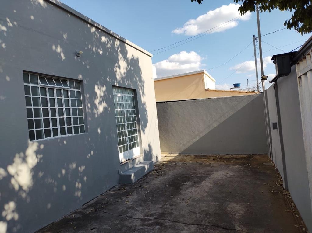 Casa à venda com 2 quartos, 90m² - Foto 15