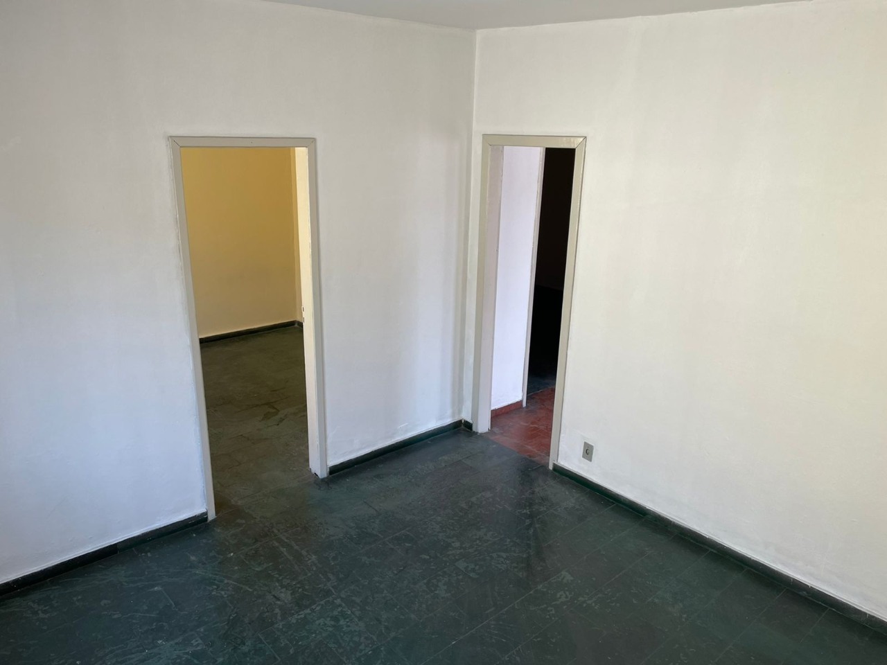 Casa à venda com 2 quartos, 360m² - Foto 9