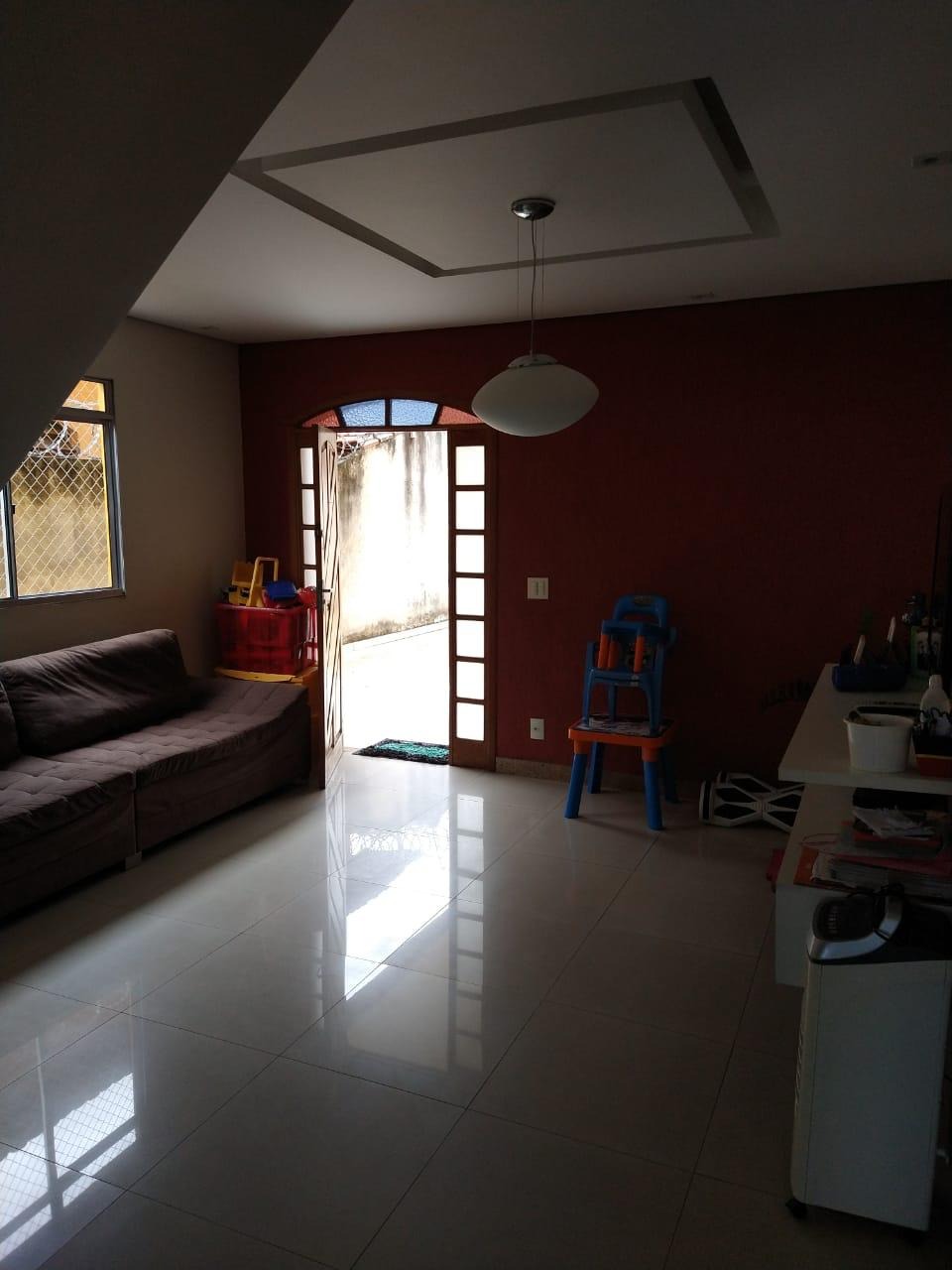 Casa à venda com 3 quartos, 140m² - Foto 2