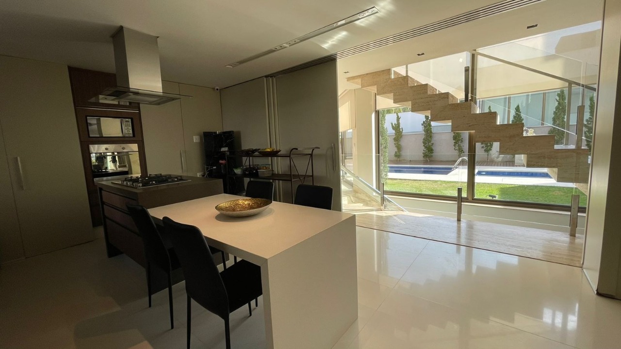 Casa à venda com 5 quartos, 1000m² - Foto 14