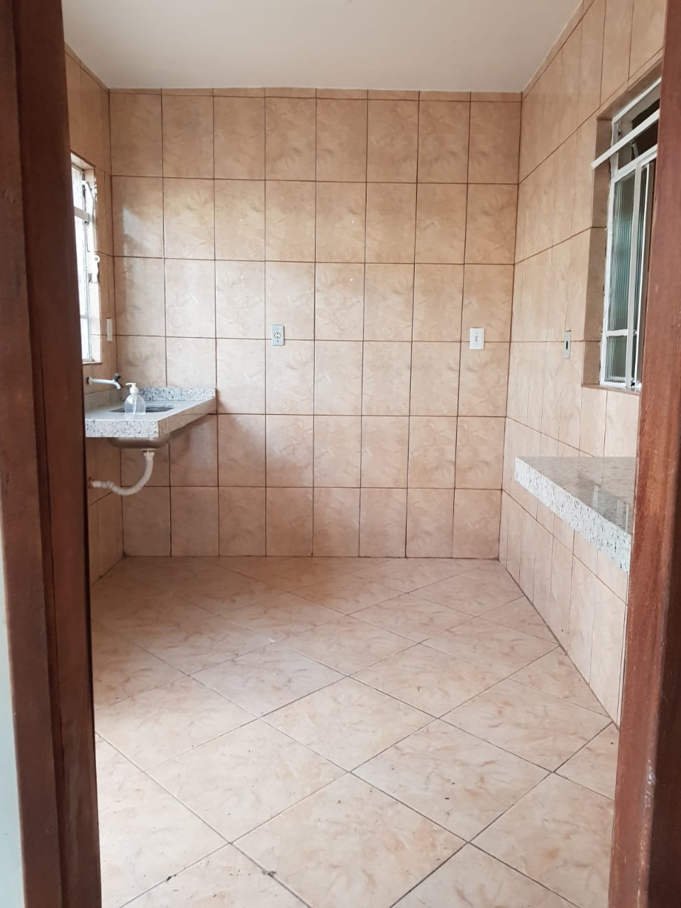 Casa à venda com 2 quartos, 180m² - Foto 8