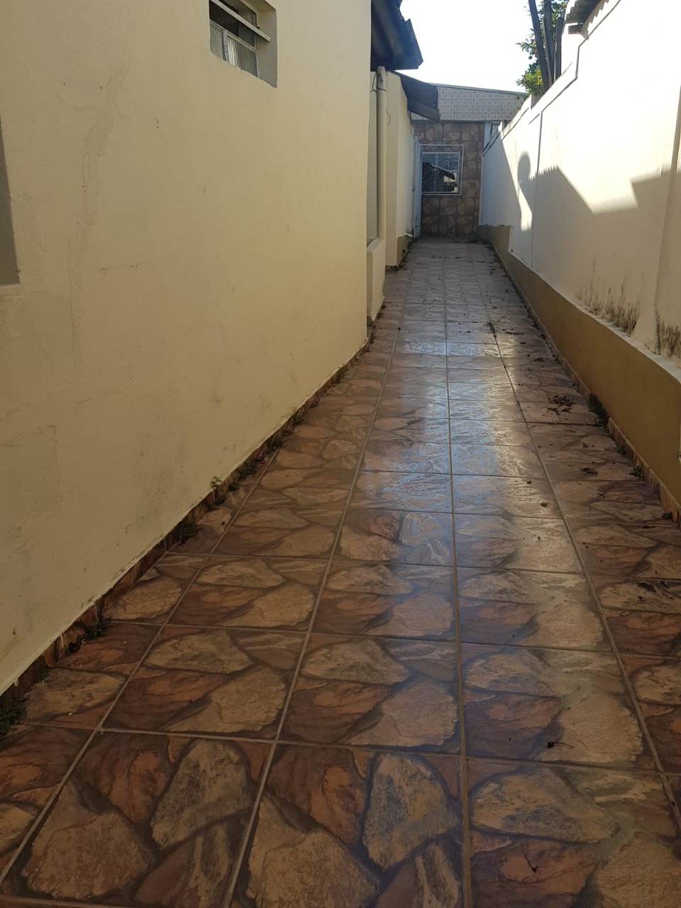 Casa à venda com 2 quartos, 180m² - Foto 3