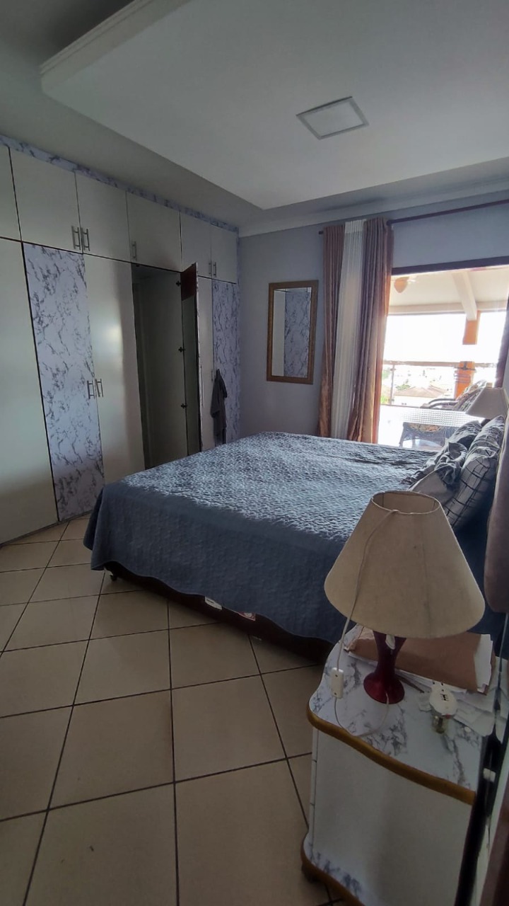 Casa à venda com 4 quartos, 530m² - Foto 14