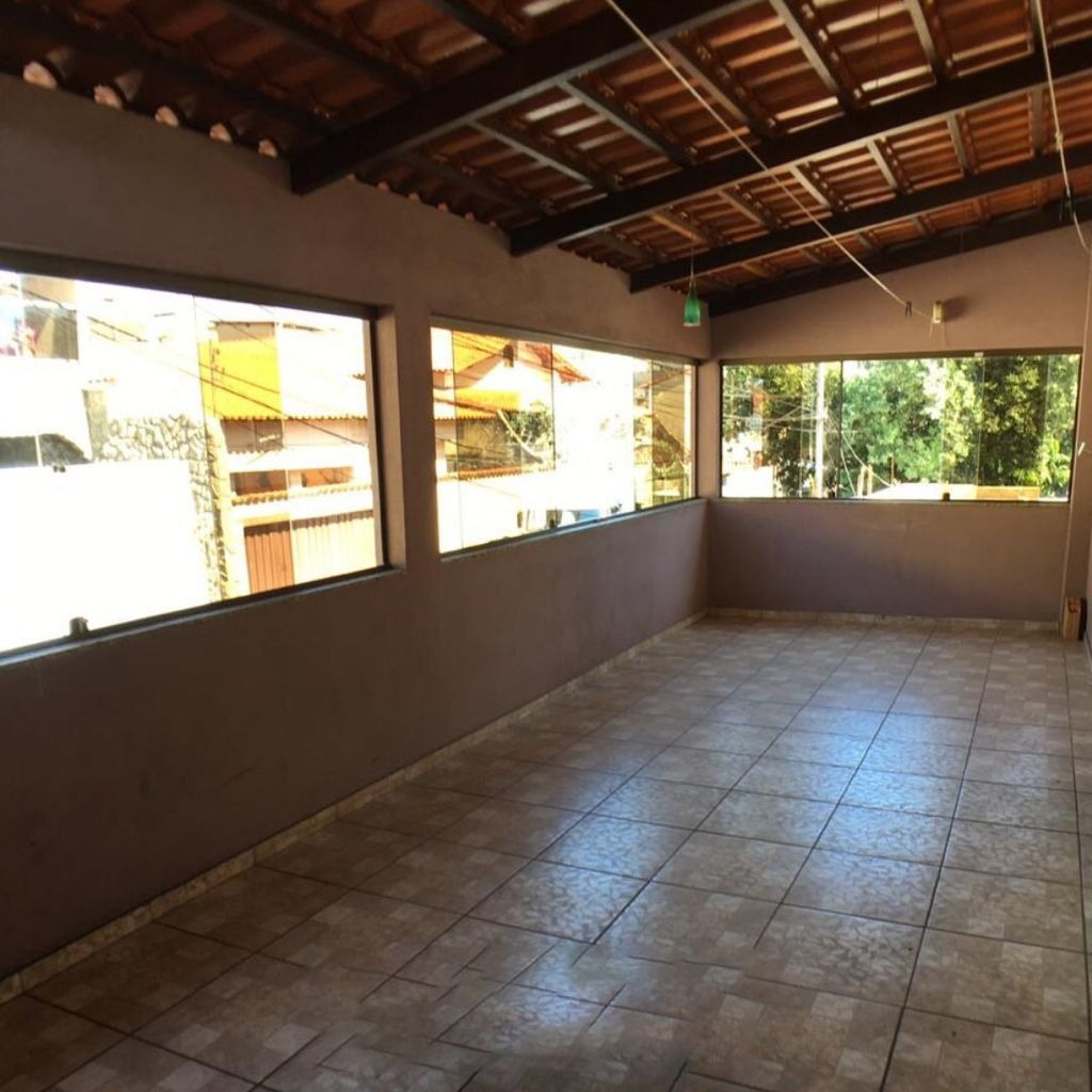 Casa à venda com 7 quartos, 348m² - Foto 2