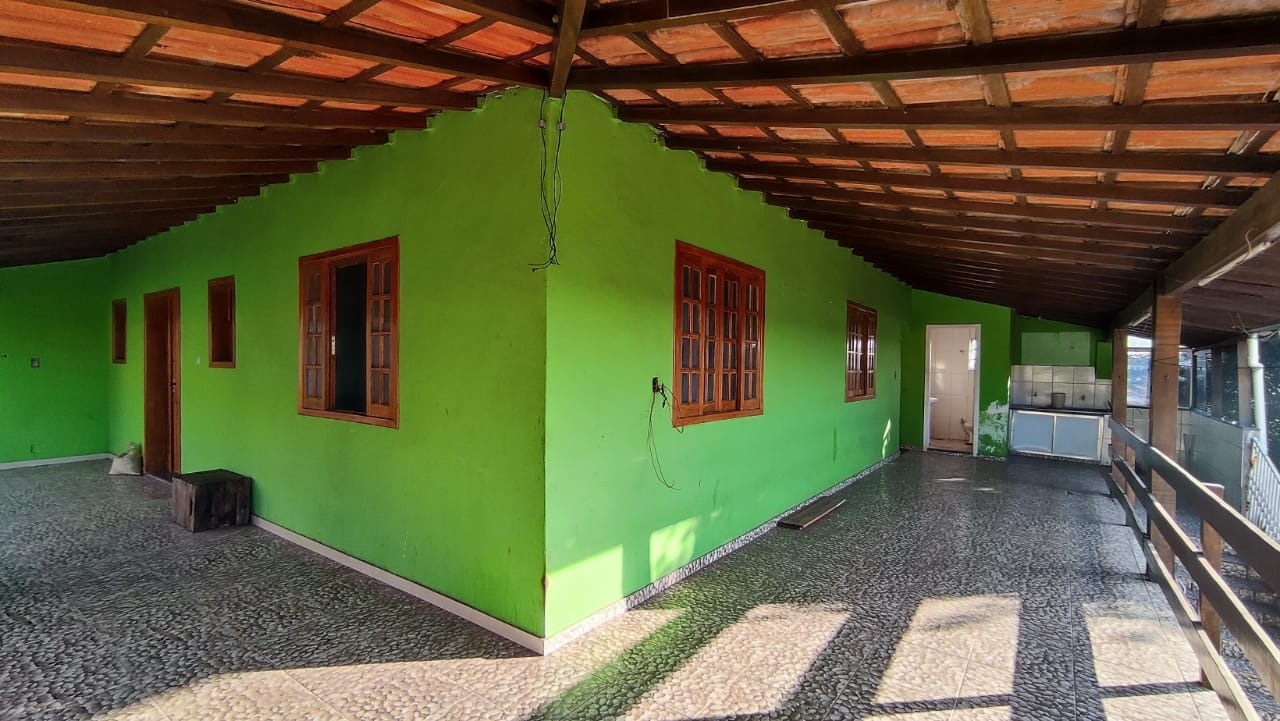 Casa à venda com 3 quartos, 330m² - Foto 2