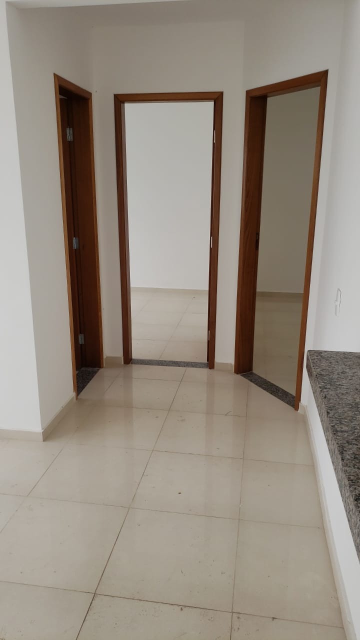 Casa à venda com 2 quartos, 80m² - Foto 4