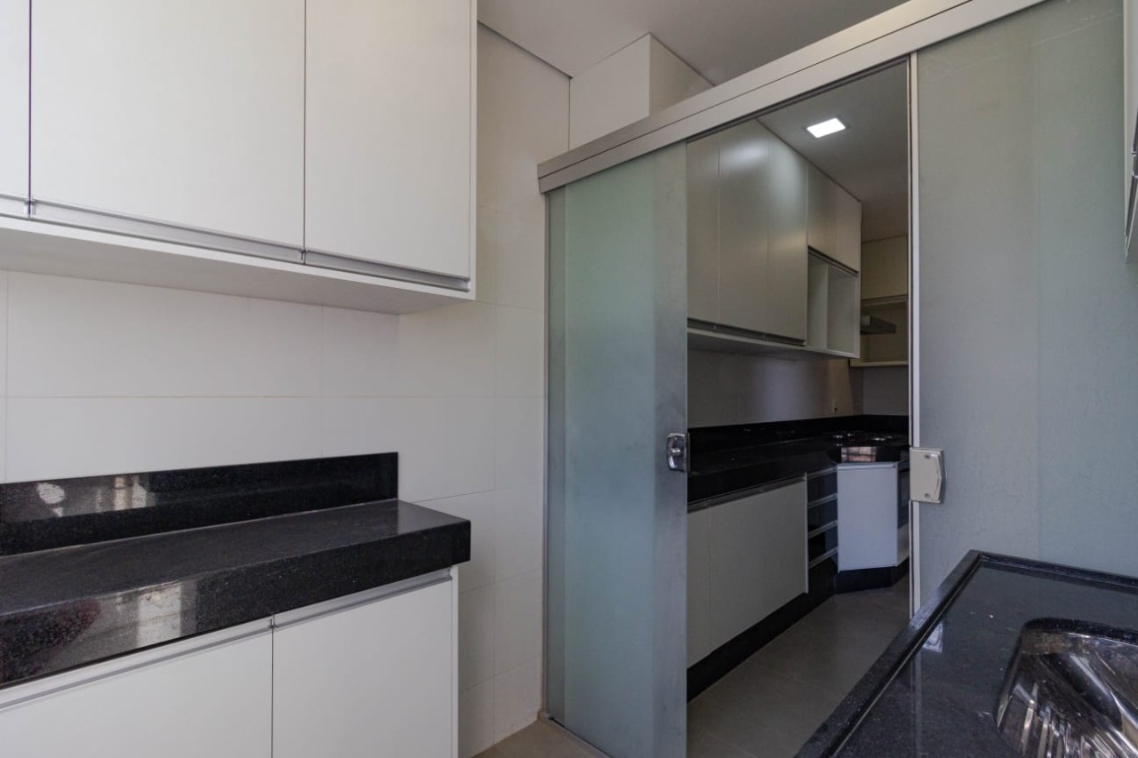 Apartamento à venda com 2 quartos, 70m² - Foto 14