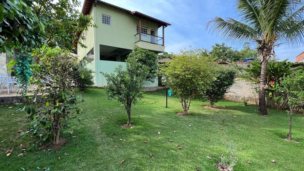 Casa à venda com 3 quartos, 250m² - Foto 2