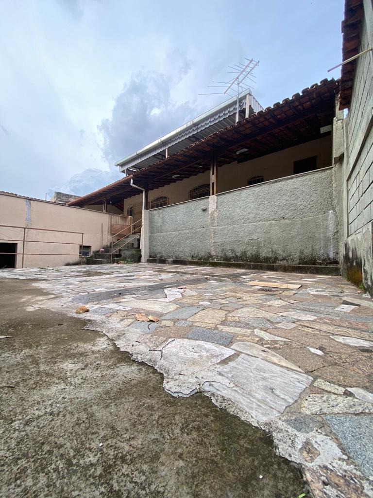 Casa à venda com 3 quartos, 300m² - Foto 13