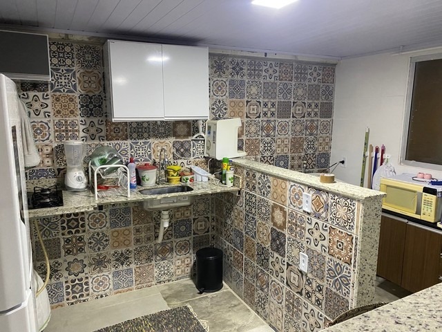 Casa à venda com 4 quartos, 240m² - Foto 1