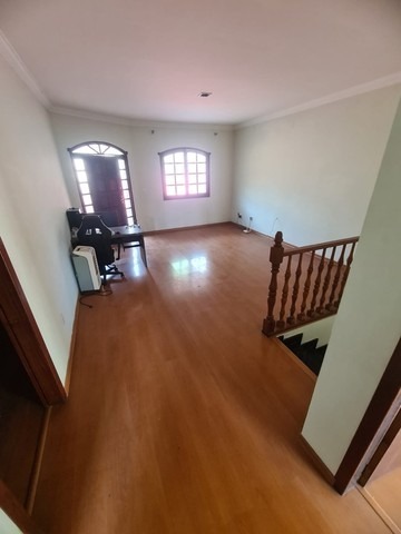 Casa à venda com 4 quartos, 360m² - Foto 2