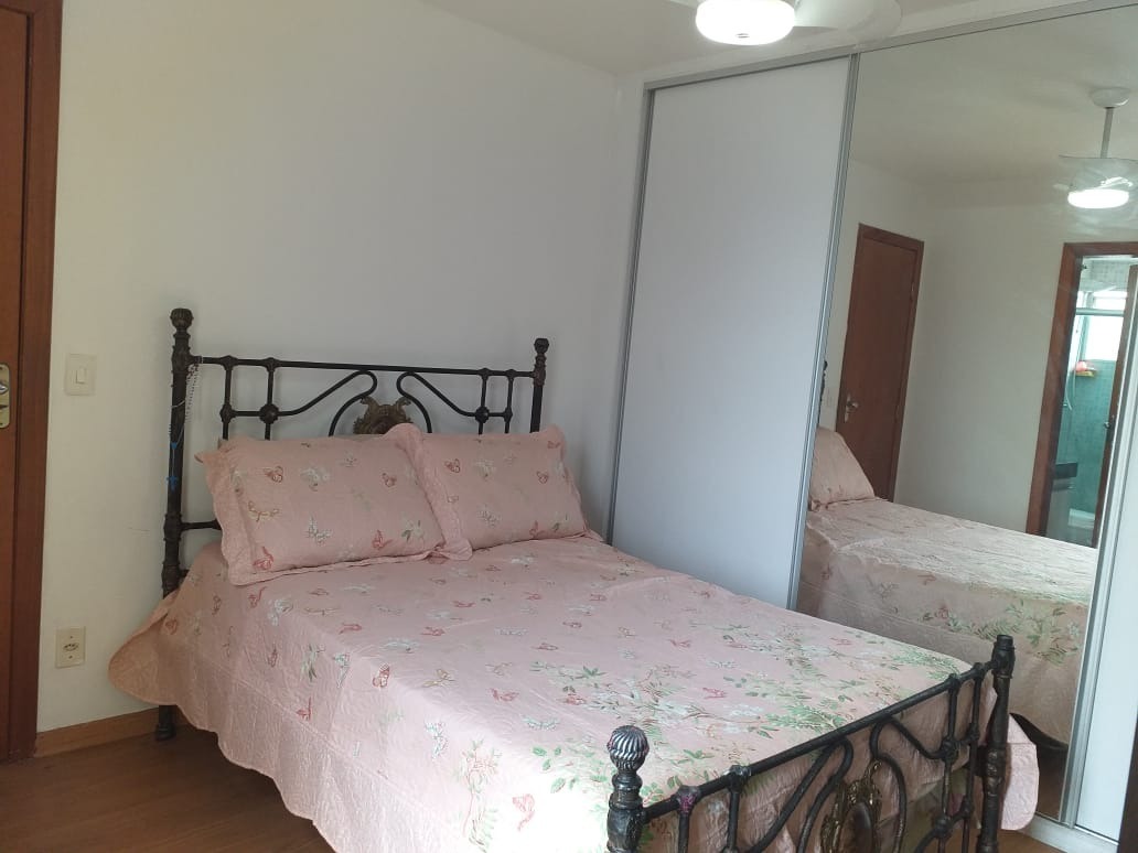 Apartamento à venda com 3 quartos, 160m² - Foto 2