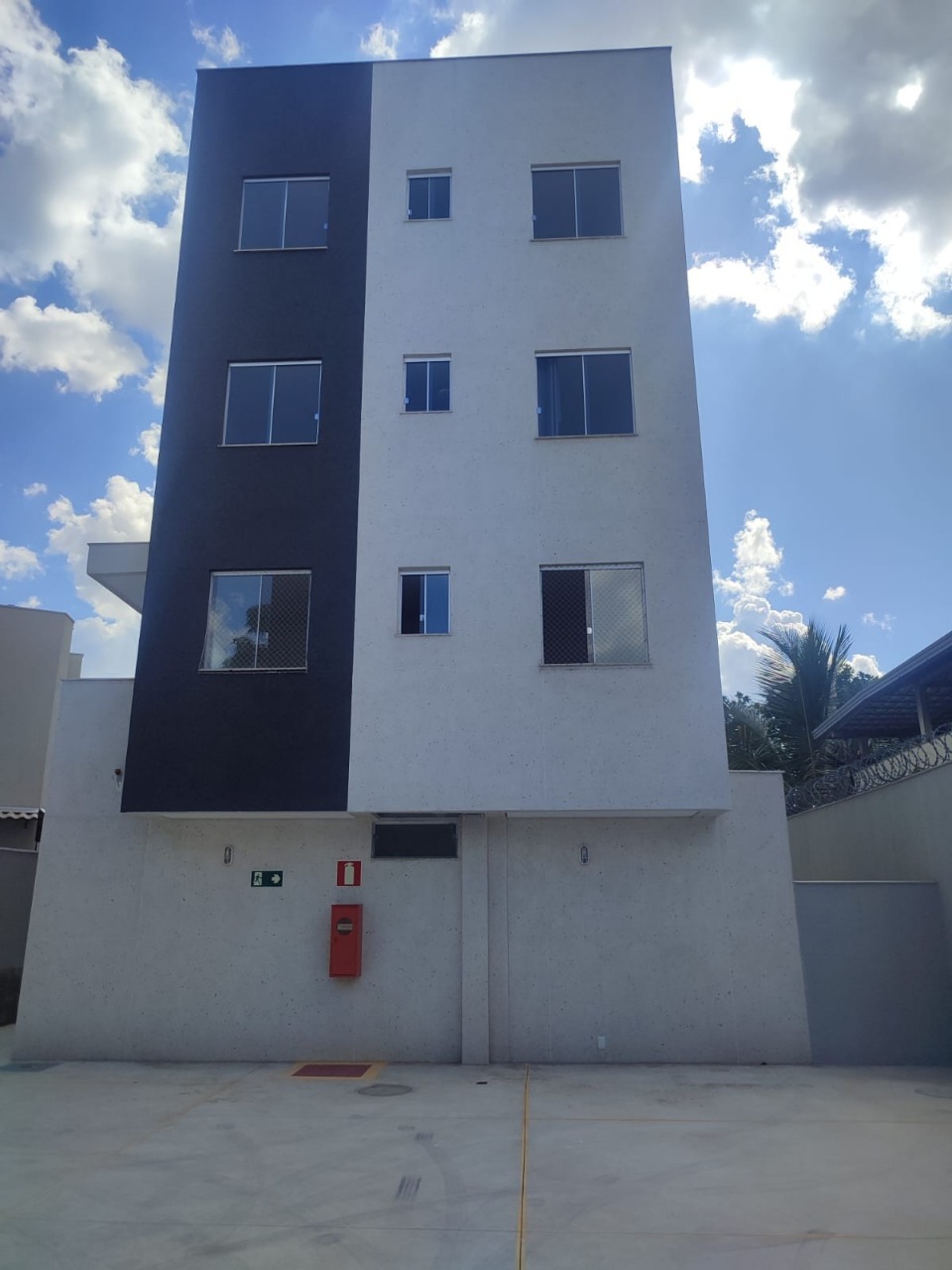 Apartamento à venda com 2 quartos, 55m² - Foto 1