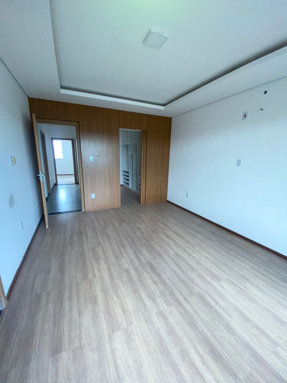 Casa à venda com 3 quartos, 194m² - Foto 4