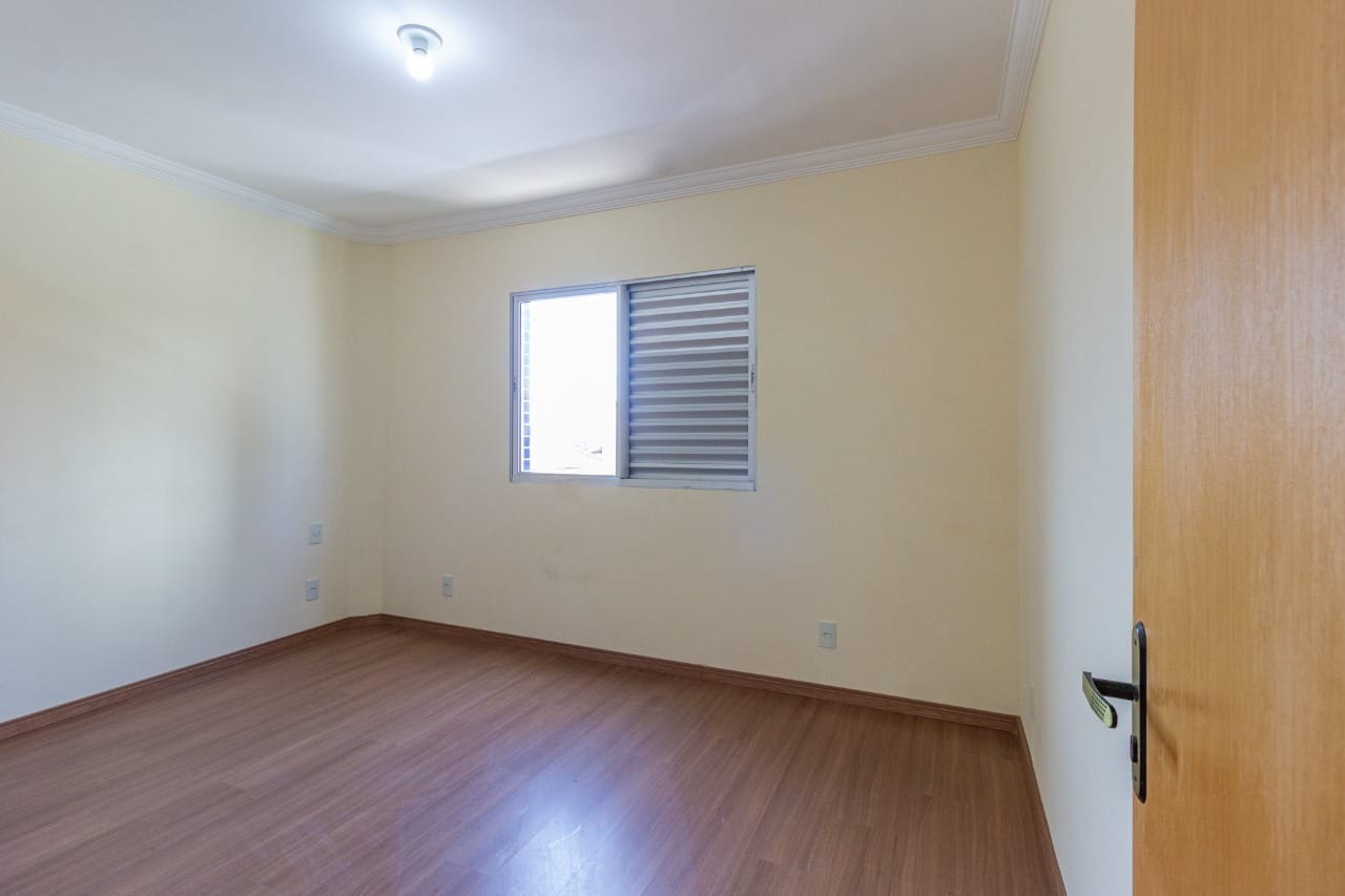 Apartamento à venda com 4 quartos, 234m² - Foto 8