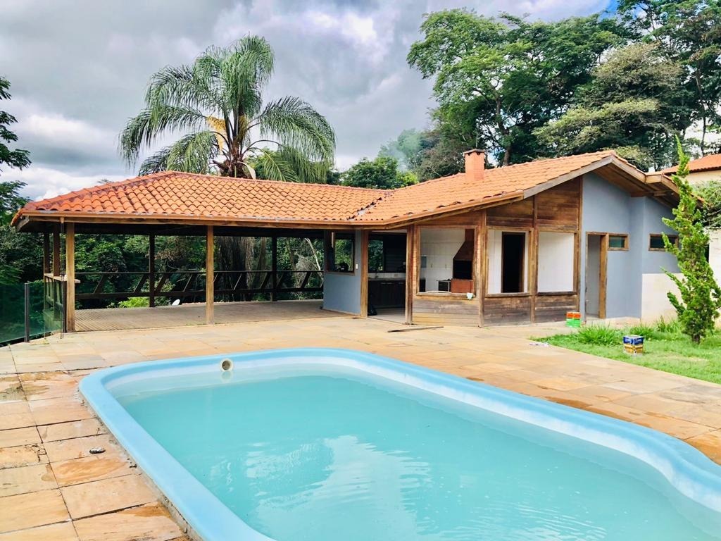 Chácara à venda com 3 quartos, 400m² - Foto 1