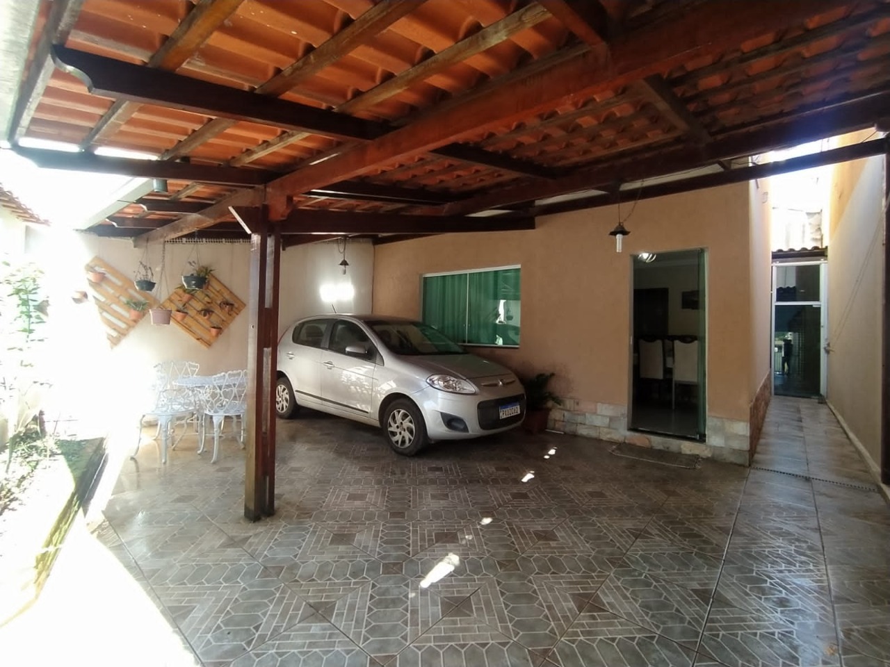 Casa à venda com 3 quartos, 177m² - Foto 1