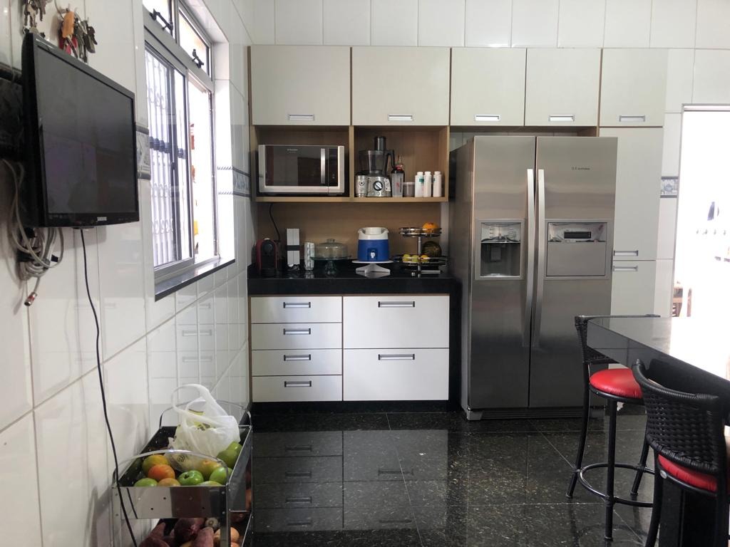 Casa à venda com 3 quartos, 180m² - Foto 16