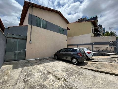 Casa à venda com 3 quartos, 92m² - Foto 1