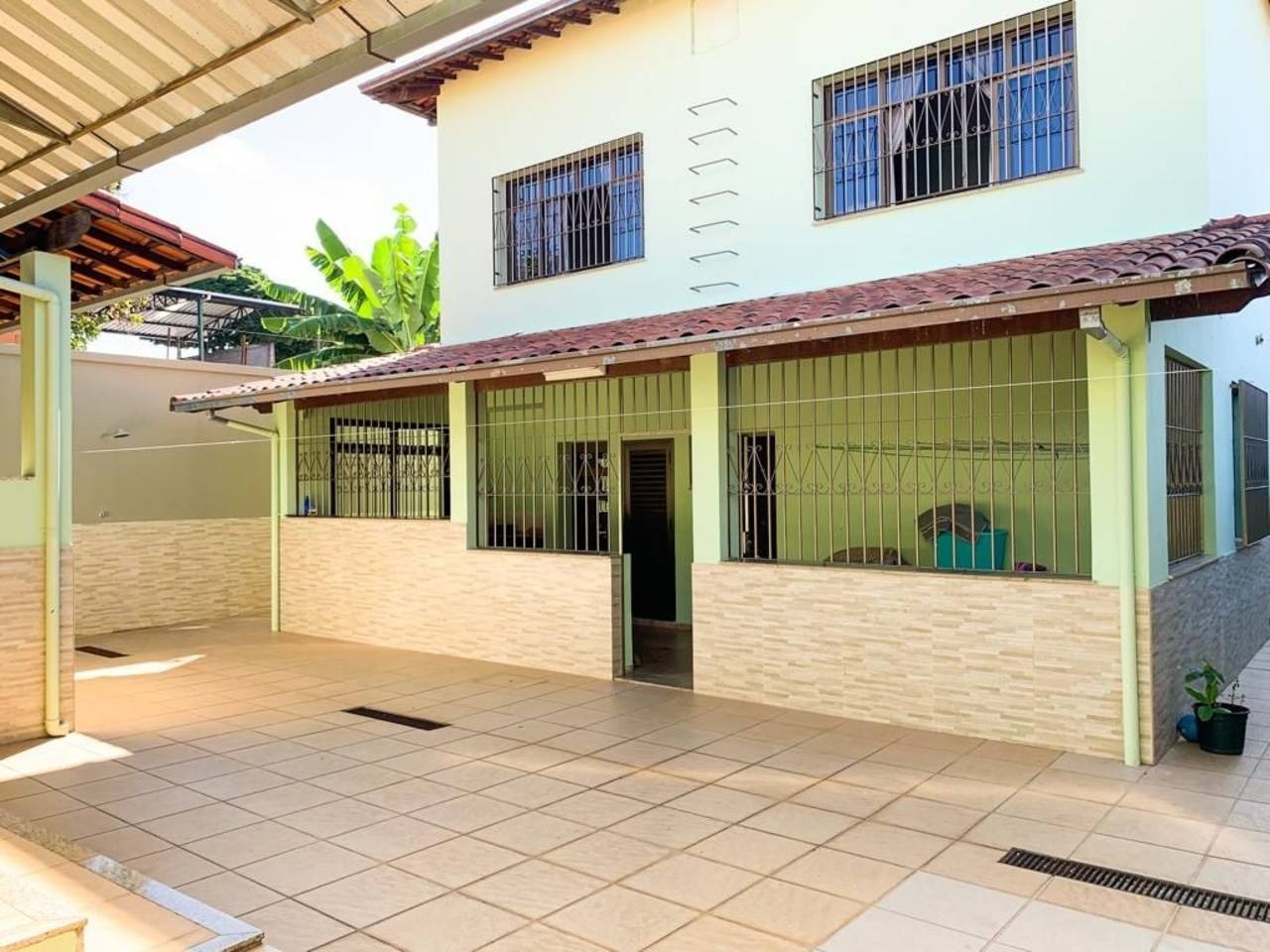 Casa à venda com 4 quartos, 357m² - Foto 3