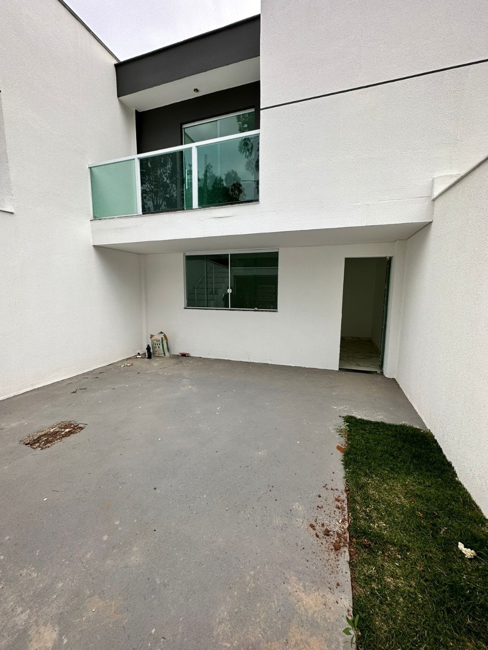 Casa à venda com 2 quartos, 150m² - Foto 1