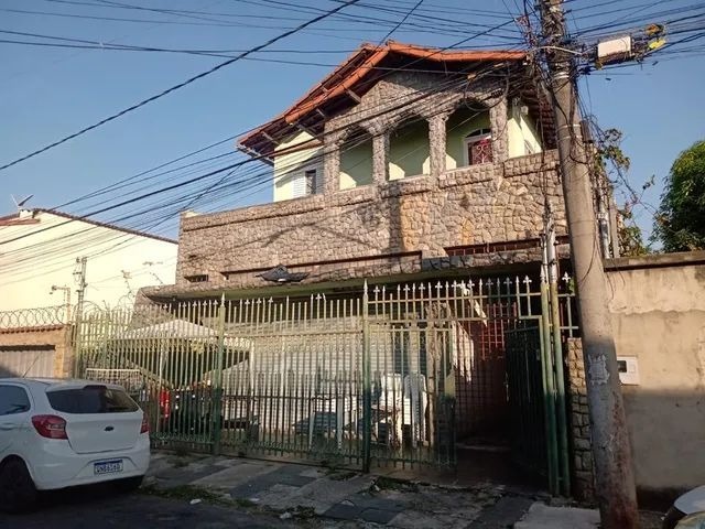 Casa à venda com 3 quartos, 420m² - Foto 1