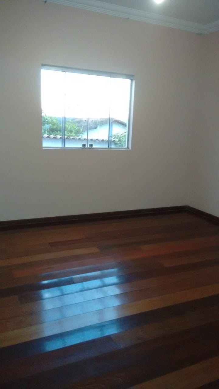 Casa à venda com 3 quartos, 360m² - Foto 3