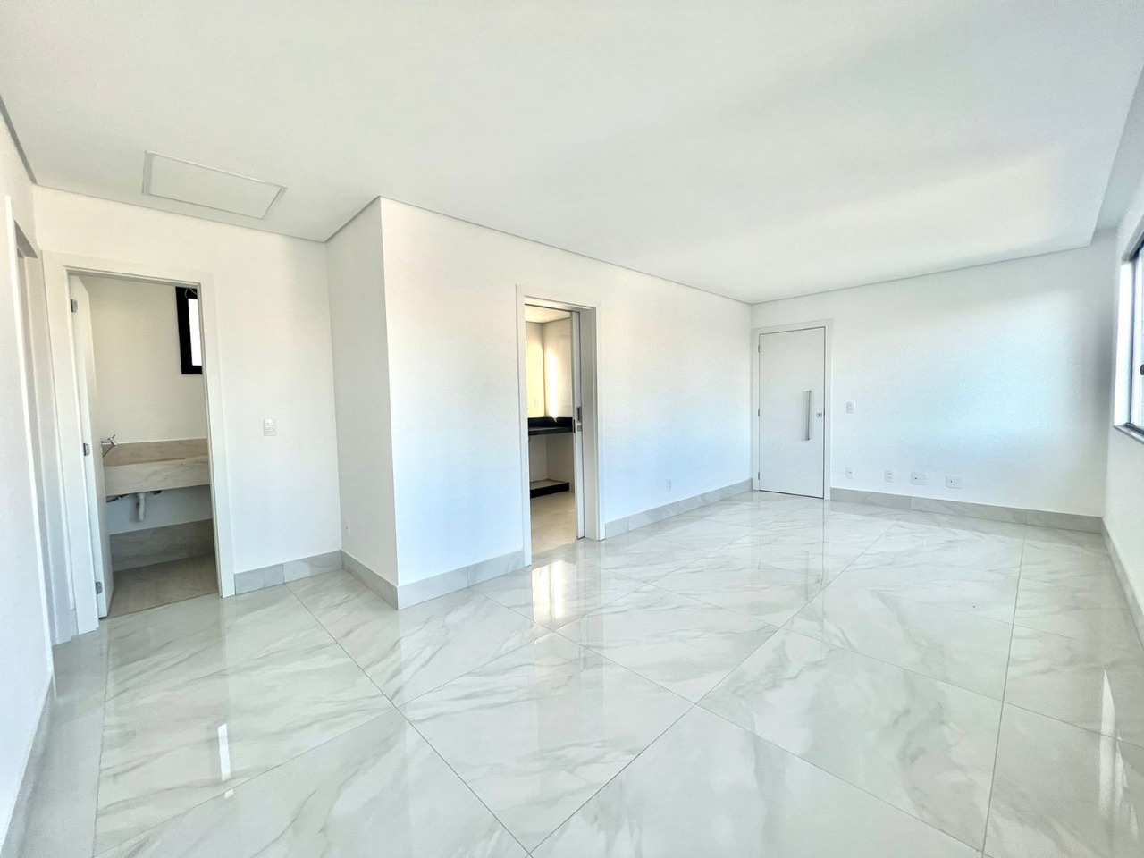 Apartamento à venda com 3 quartos, 86m² - Foto 1