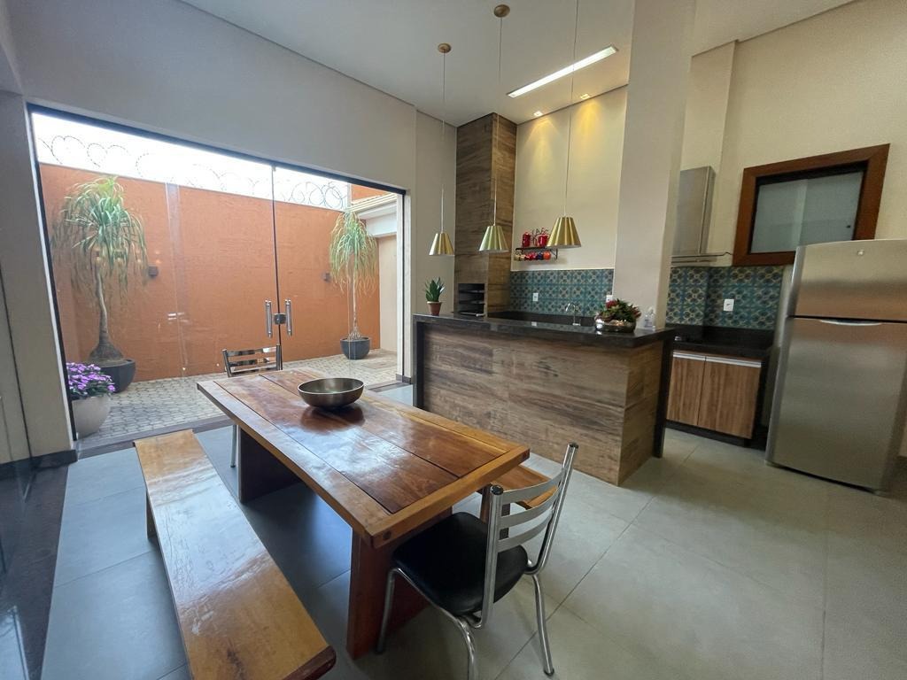 Casa à venda com 5 quartos, 308m² - Foto 15