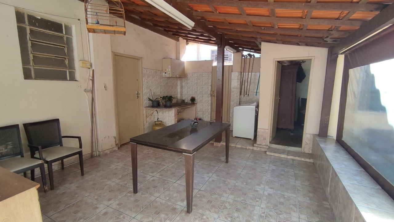 Casa à venda com 3 quartos, 440m² - Foto 14