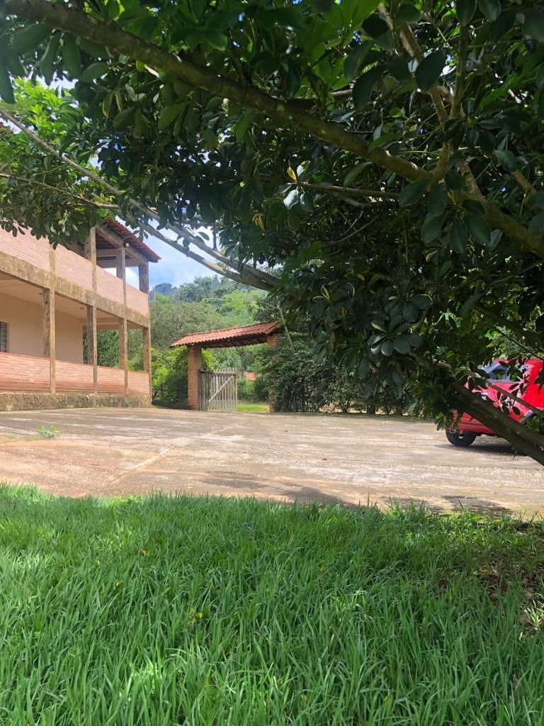 Chácara à venda com 175 quartos, 3500m² - Foto 1