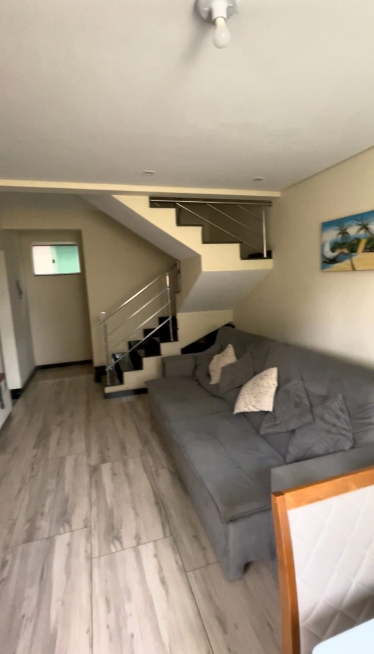 Casa à venda com 3 quartos, 109m² - Foto 2