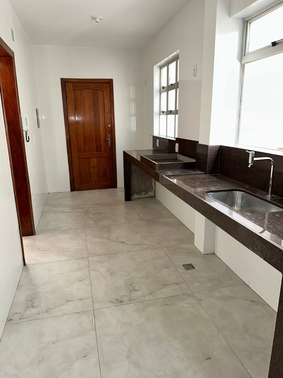 Apartamento à venda com 3 quartos, 101m² - Foto 11