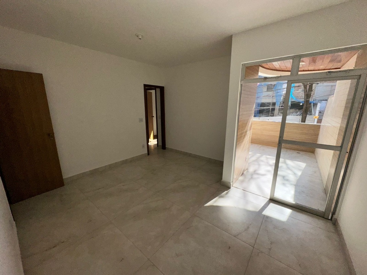 Apartamento à venda com 3 quartos, 101m² - Foto 1