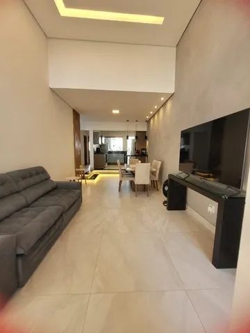 Casa à venda com 3 quartos, 180m² - Foto 2