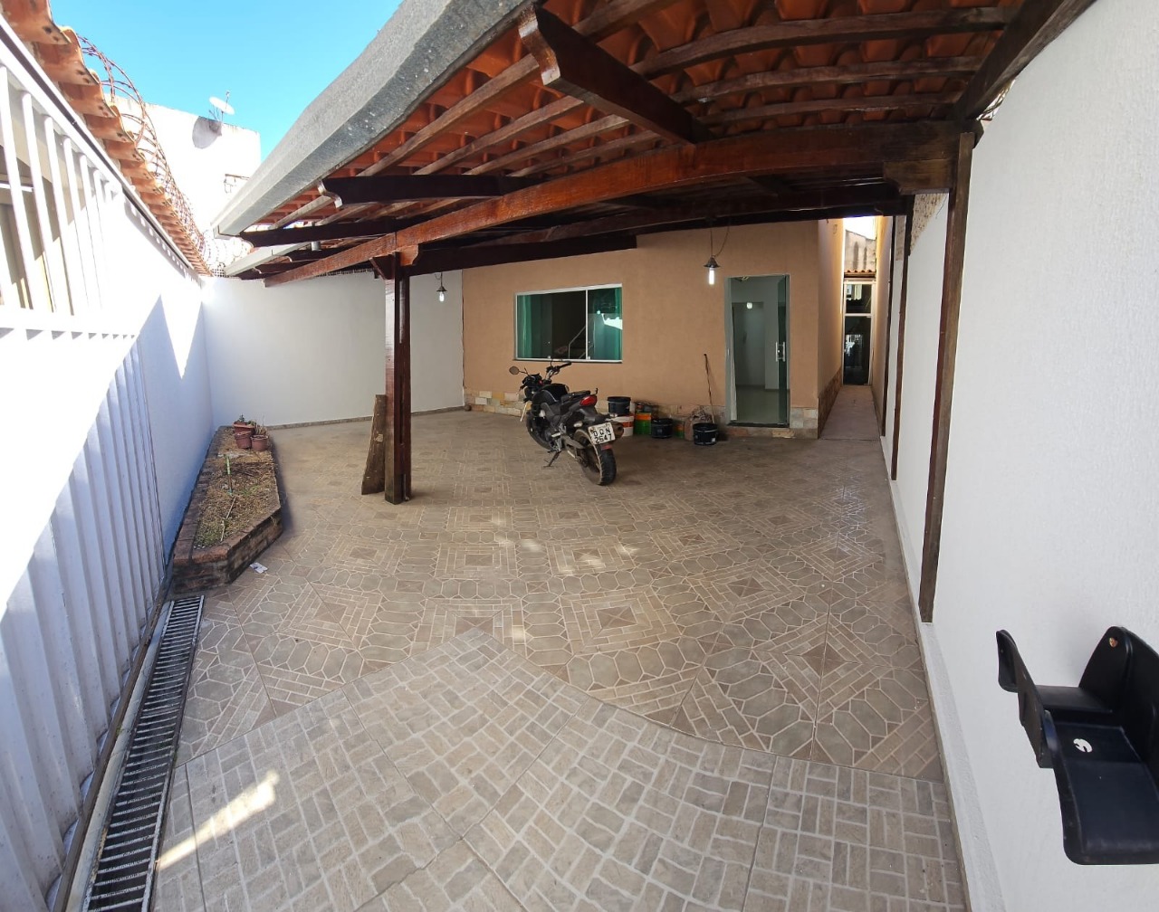 Casa à venda com 3 quartos, 177m² - Foto 1