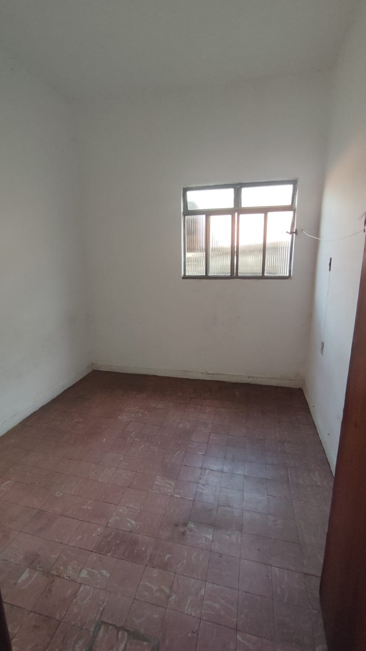 Casa à venda com 3 quartos, 360m² - Foto 4