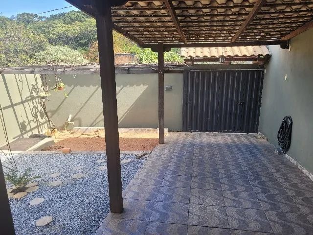 Casa à venda com 2 quartos, 180m² - Foto 1