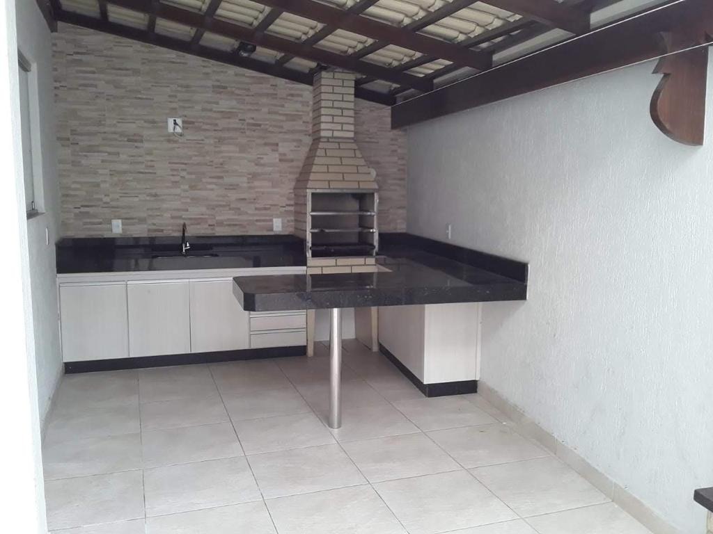 Casa à venda com 3 quartos, 150m² - Foto 1