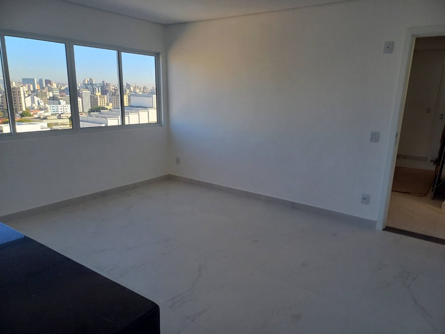 Apartamento à venda com 2 quartos, 77m² - Foto 1