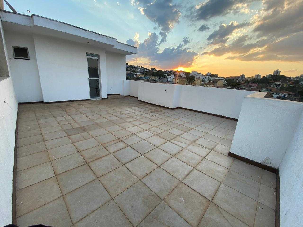 Cobertura à venda com 2 quartos, 80m² - Foto 1