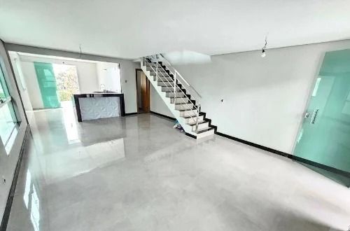 Casa de Condomínio à venda com 3 quartos, 1000m² - Foto 1