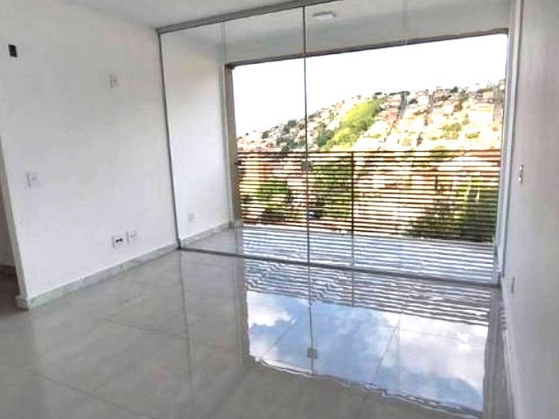 Apartamento à venda com 2 quartos, 61m² - Foto 1