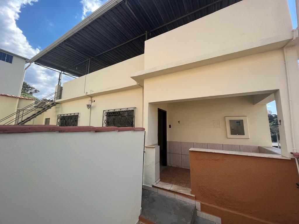 Casa à venda com 2 quartos, 100m² - Foto 3