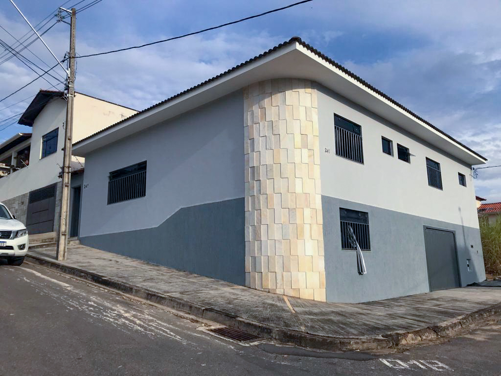 Casa à venda com 2 quartos, 169m² - Foto 1