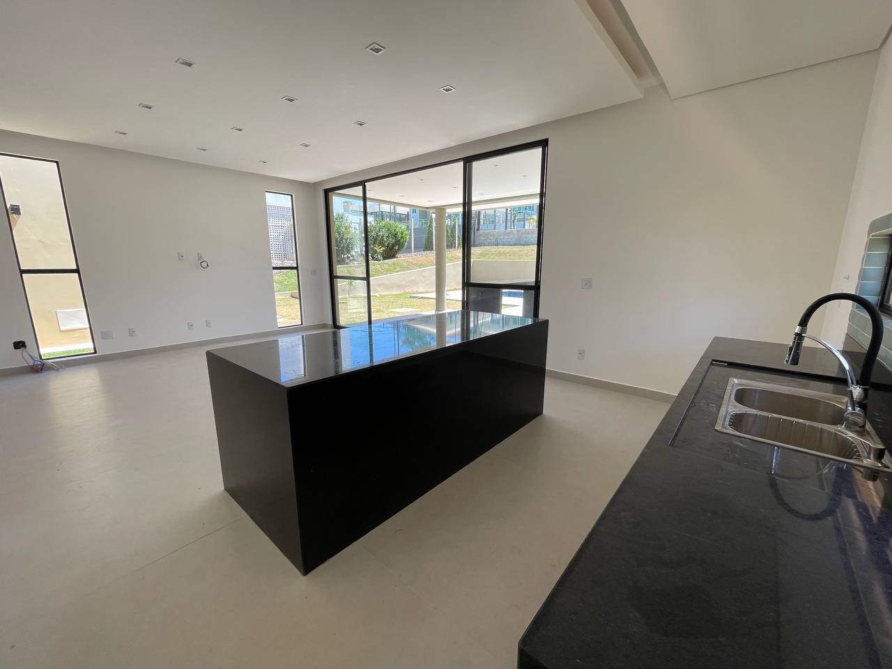 Casa de Condomínio à venda com 4 quartos, 226m² - Foto 8