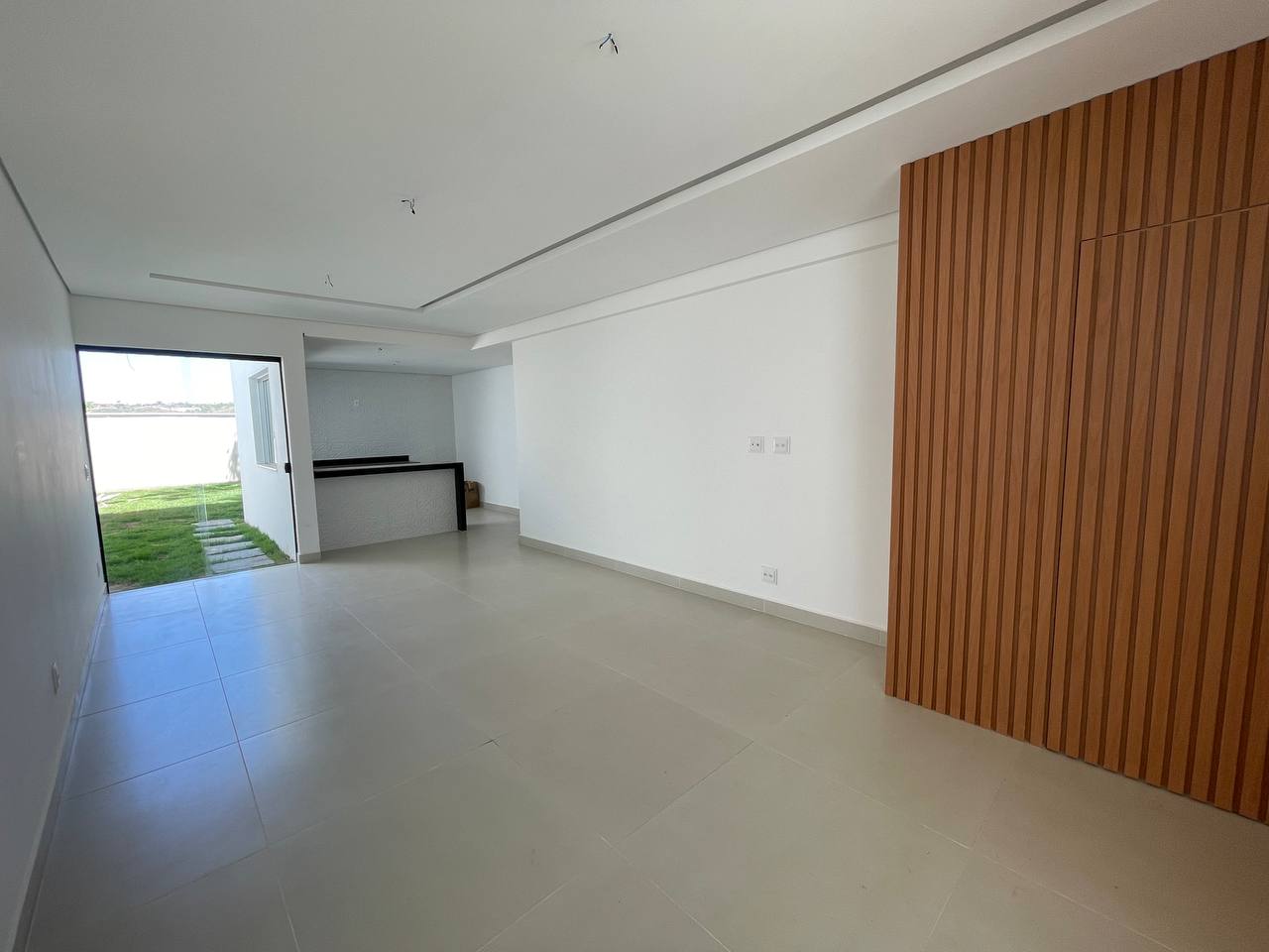 Casa à venda com 3 quartos, 121m² - Foto 2