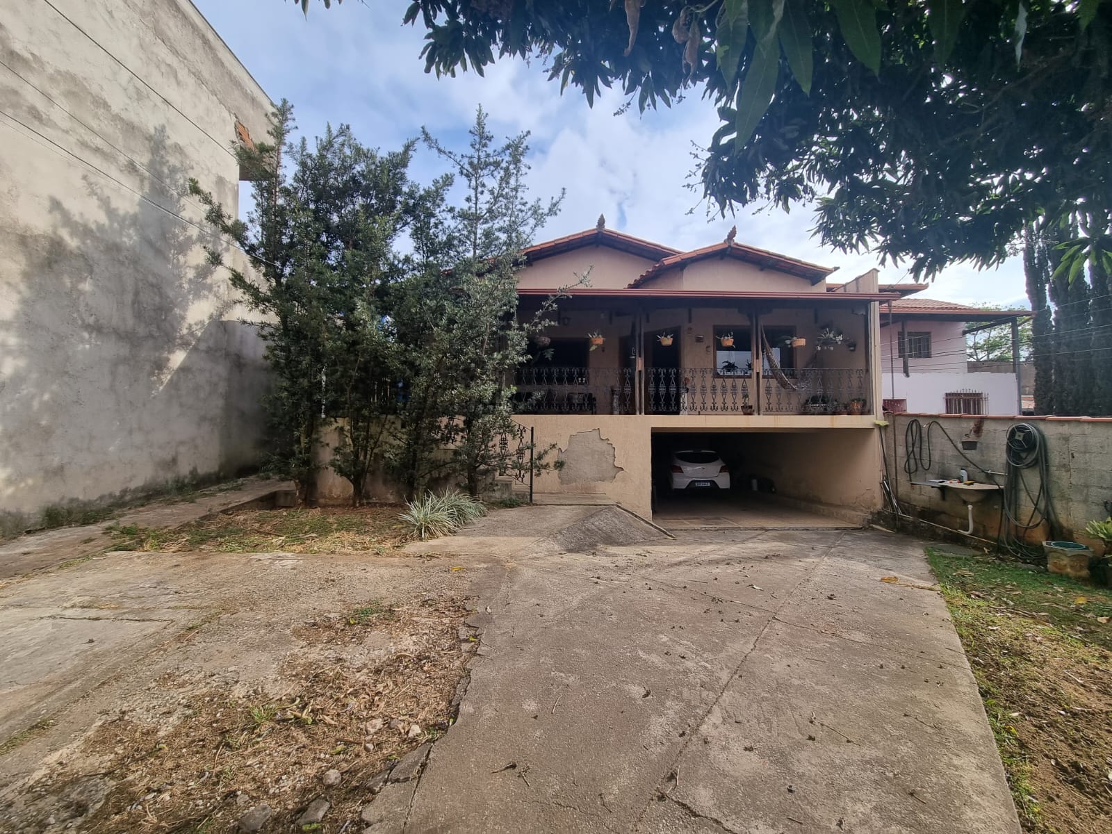 Casa à venda com 3 quartos, 360m² - Foto 2