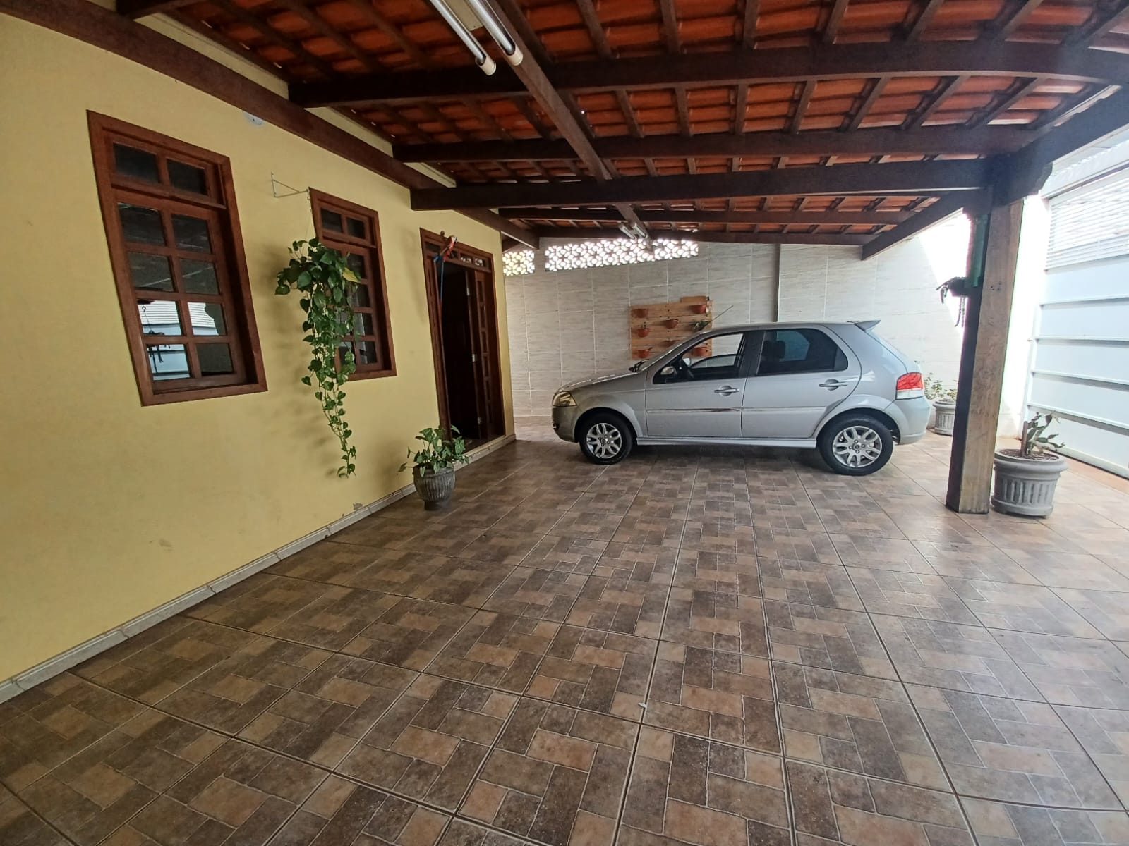 Casa à venda com 3 quartos, 84m² - Foto 2