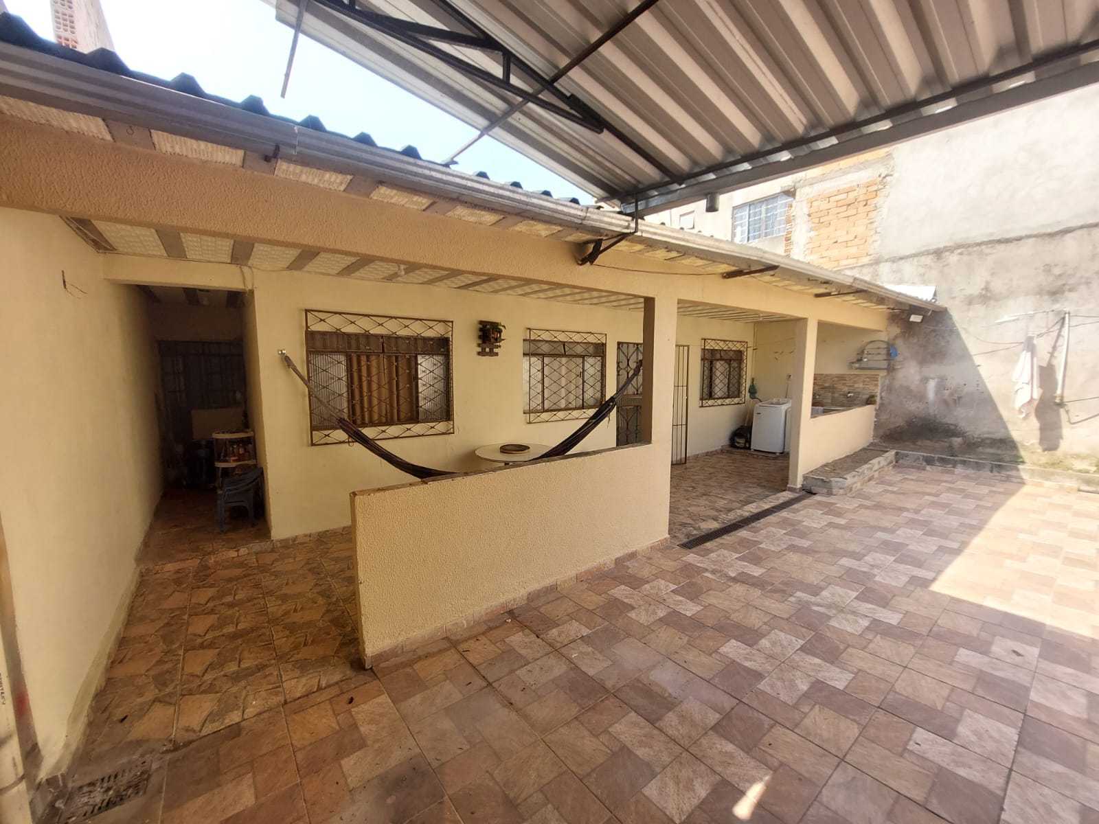 Casa à venda com 2 quartos, 160m² - Foto 1